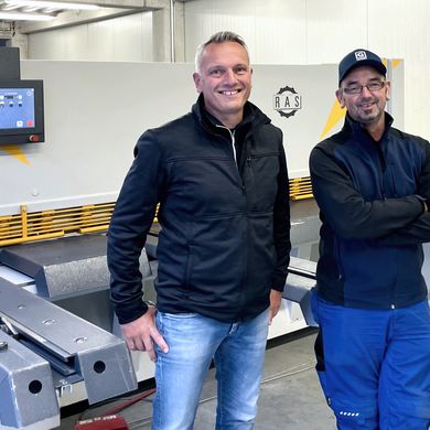 Manager Mark Weigel and machine operator Thomas Haag 