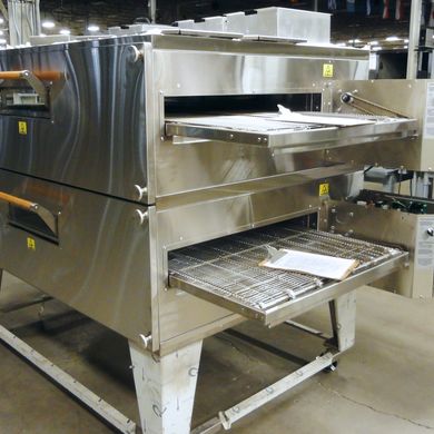 Conveyor pizza oven with 2 baking levels