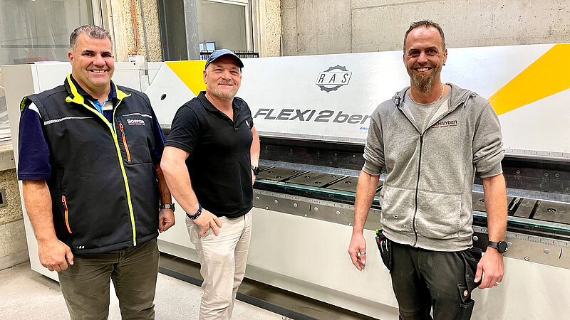 Unter der Leitung von Valentin Schnyder entwickelte sich die Spenglerei Schnyder AG aus Elgg zu einem innovationsgetriebenen Unternehmen mit 40 Mitarbeitenden, vier Standorten und modernster Digitalisierung.