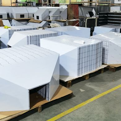 The Multibend-Center ECO bends more than 300 hoods per day