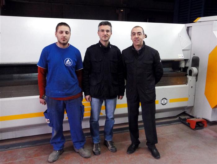 Owner Angel Rodriguez with RAS representative Oskar Santiuste and a machine operator