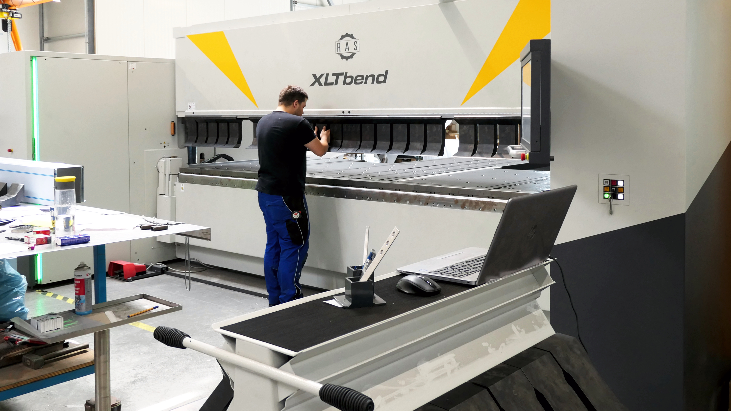 UpDown folding with the RAS XLTbend with up to 4060 mm bending length